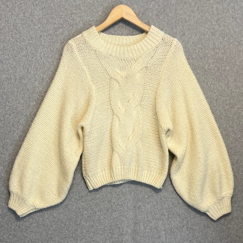 Lulus cable knit balloon sleeves‎ sweater